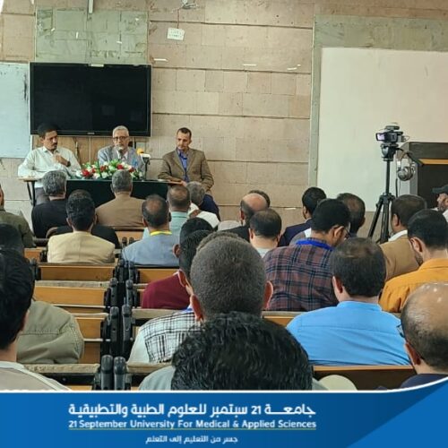 أمين عام الجامعة في لقاء عام بموظفي الجامعة