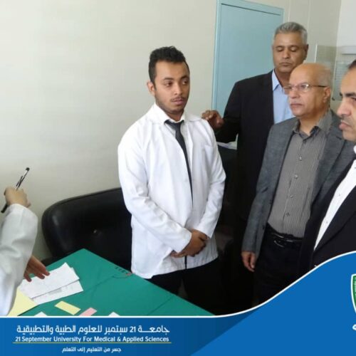 معالي رئيس الجامعة يدشن اختبارات البكالوريوس عملي لطلبة الدفعة الأولى طب