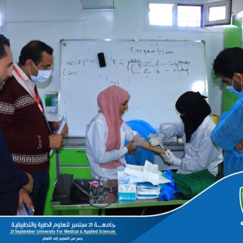 تدشين الاختبارات النهائية الجانب العملي للمستوى الأول لعمادة البيئة وخدمة المجتمع ( المركز الطبي) حيث تم اجراء التقييم الفردي اثناء التطبيق العملي لكافة الطلبة من قسم العمليات والتخدير والقبالة والاشعة