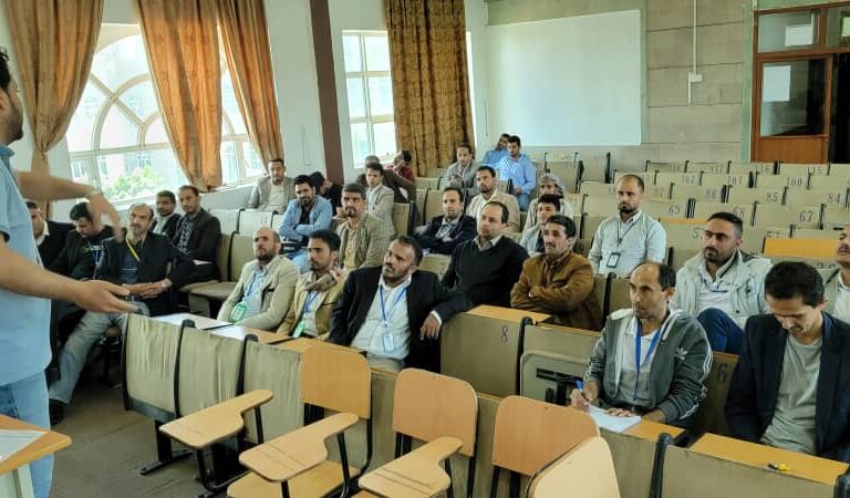 استمرار محاضرات دورة مهارات التواصل الإداري لموظفي الجامعة، والتي تقيمها كلية الإدارة الطبية والتي قدمها الأستاذ وثاب السلفي.