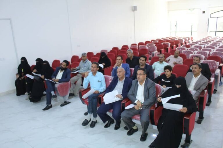 تواصل المقابلات الشخصية للمتقدمين لشغل وظائف أعضاء هيئة التدريس المساعدة بالجامعة برئاسة الأستاذ الدكتور / مطيع ابو عريج نائب رئيس الجامعة للشئون الأكاديمية.