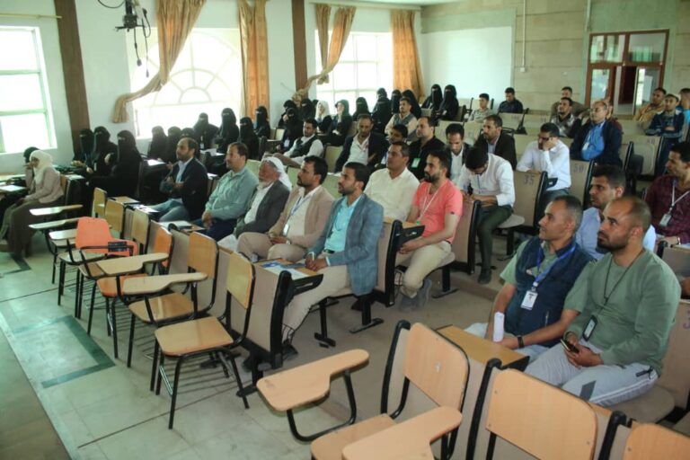 تواصل ورشة العمل برنامج تنفيذ مدونة السلوك الوظيفي لليوم الثاني