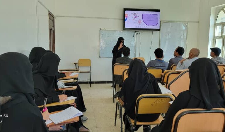 تواصل الدورات التدريبية والتأهيلية الرمضانية لموظفي الجامعة في مجال اللغة الإنجليزية التي يقيمها مركز اللغات والترجمة بعمادة البيئة وخدمة المجتمع خلال أيام الشهر الكريم.
