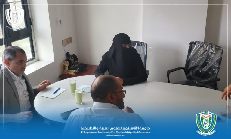 معالي رئيس الجامعة يناقش مع قيادة كلية الطب متطلبات المرحلة المقبلة وعمليات التنسيق والقبول.