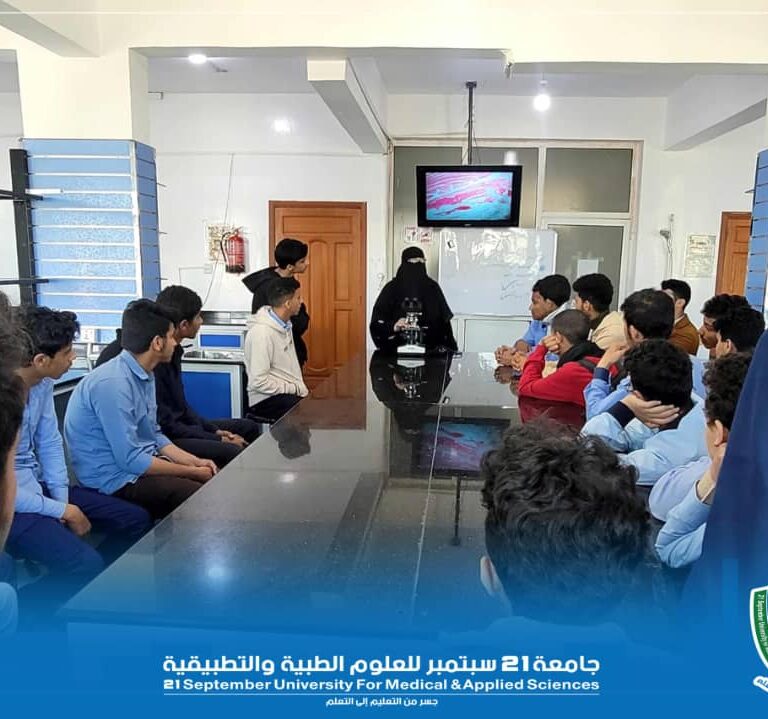 مدرسة القيم تنظم زيارة لطلابها إلى الجامعة لتعريفهم بكليات وأقسام ونظام التعليم في الجامعة.