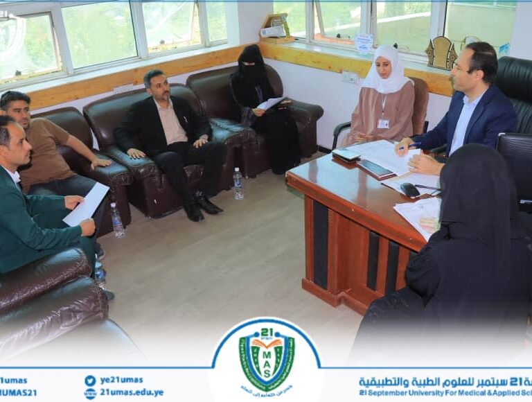 بحث التعاون المشترك بين عمادة البيئة وخدمة المجتمع ومدارس طلائع المستقبل
