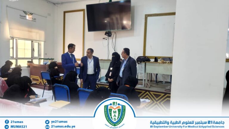 معالي رئيس الجامعة يدشن اختبارات المفاضلة بكلية الطب -النظام العام