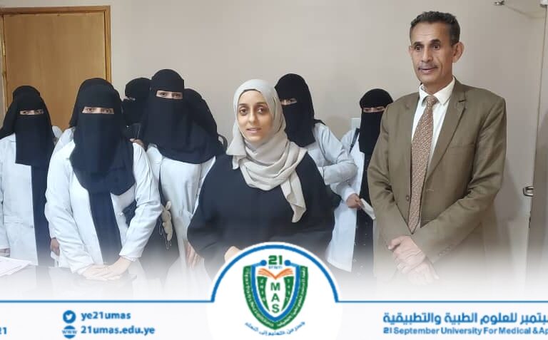 جانب من زيارة نائب عميد كلية الطب للشؤون الأكاديمية الأستاذ الدكتور محمد الإرياني للمستشفى الإقليمي لمتابعة التدريب السريري لطلبة كلية الطب…