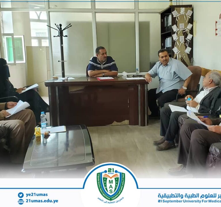 مجلس كلية الإدارة الطبية يعقد اجتماعه الدوري الأول للعام 1447ھ