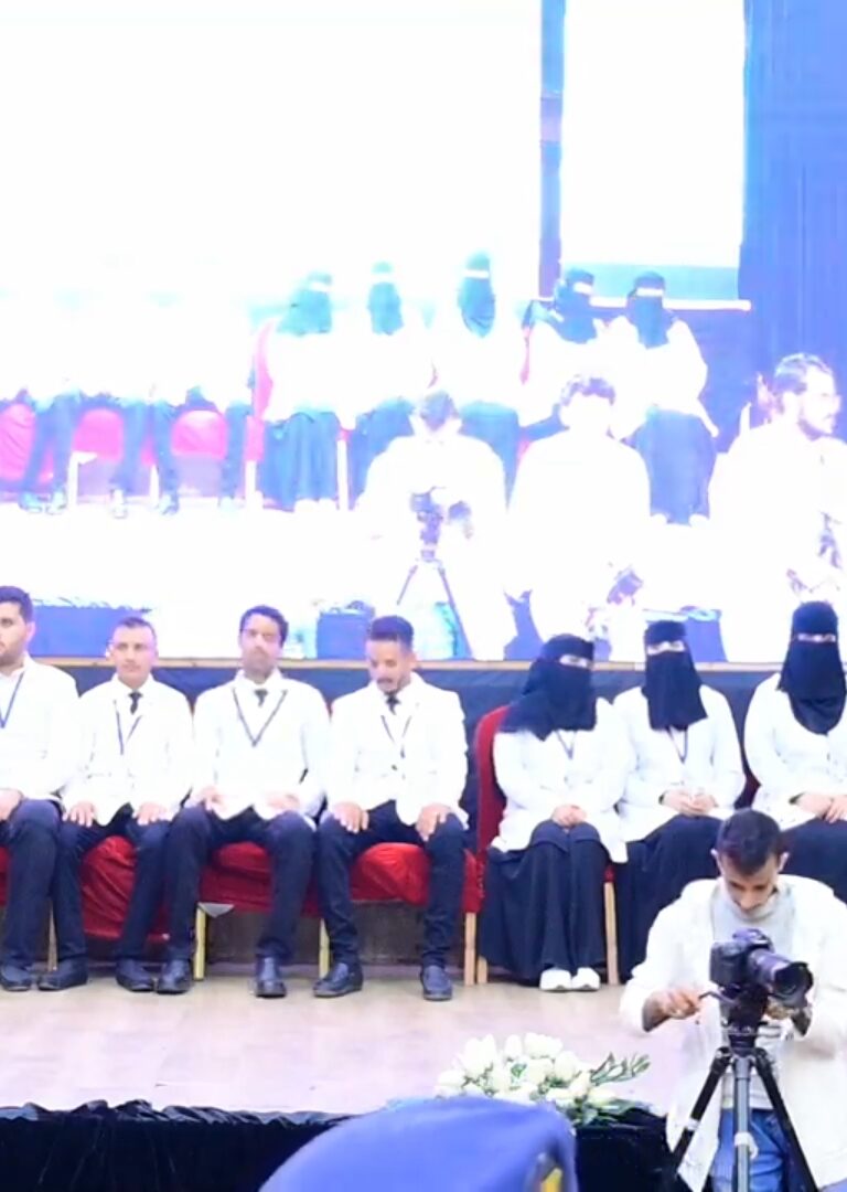يمكنكم مشاهدة البث المباشر لليوم الأول للمؤتمر العلمي التاسع لجامعة 21 سبتمبر – مناقشة بحوث تخرج الدفعة الثالثة – كلية الطب 1447هـ 2025 م- عبر الروابط⬇️⬇️⬇️على قناة الجامعة في يوتيوب