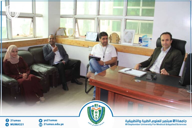 عمادة البيئة تناقش آلية تطوير العمل في مركز اللغات والترجمة