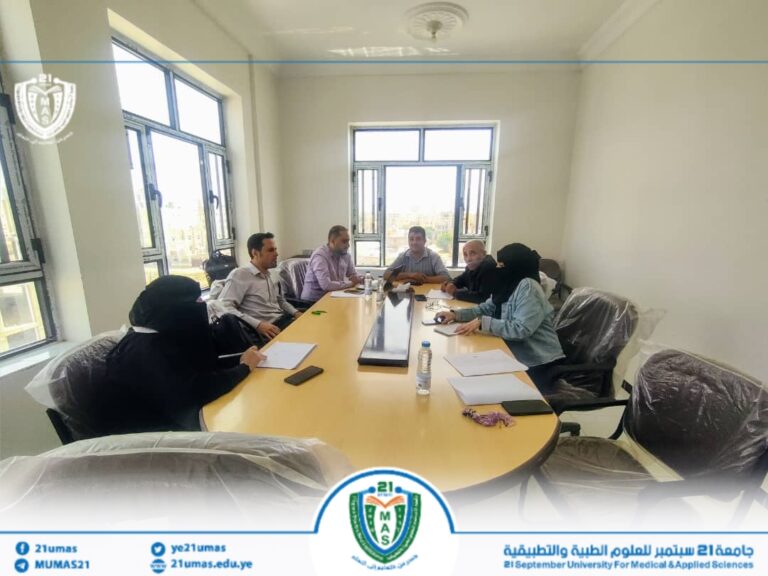 جانب من اجتماع فريق الدعم الفني برئاسة مساعد نائب رئيس الجامعة للدراسات العليا والبحث العلمي الأستاذ الدكتور محمد الدروبي وذلك للاطلاع على تحديثات قاعدة بيانات الدراسات العليا…
