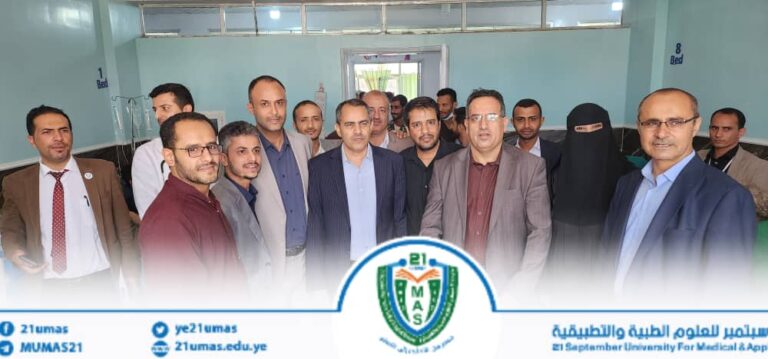 معالي رئيس الجامعة يدشن امتحانات البكالوريوس في قسم الباطنة لطلاب الدفعة الرابعة بكلية الطب