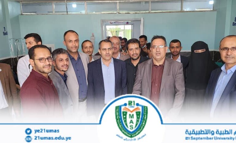 معالي رئيس الجامعة يدشن امتحانات البكالوريوس في قسم الباطنة لطلاب الدفعة الرابعة بكلية الطب