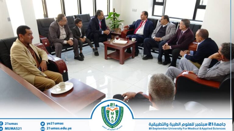 معالي الأستاذ الدكتور مجاهد علي معصار،رئيس الجامعة، يستقبل معالي الأستاذ الدكتور عبدالله محمد المطري، رئيس جامعة جبلة، في زيارة تعزز أواصر التعاون الأكاديمي والعلمي بين المؤسستين التعليميتين.