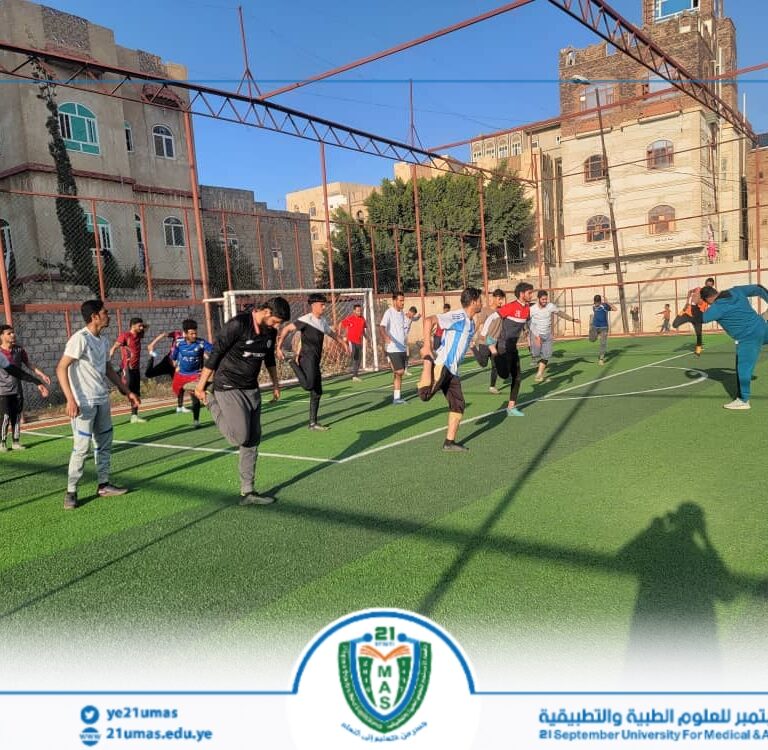 جانب من بدء تدريب منتخب الجامعه لكرة القدم استعداداً للمشاركة في البطولة الثالثة للجامعات التي تنظمها وزارة التربية والتعليم والبحث العلمي..