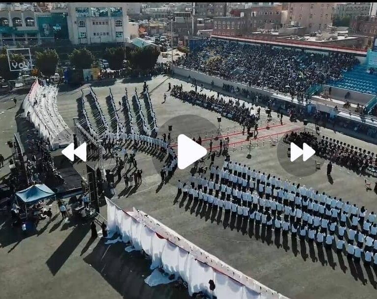 شاهد بروموا حفل تخرج 512 طبيب وطبيبة الدفعة الثانية من كلية الطب جامعة 21 سبتمبر للعلوم الطبية والتطبيقية