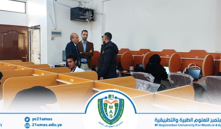 جانب من تفقد عميد كلية طب الأسنان ونائبه للشؤون الأكاديمية وأمين الكلية للاختبارات النصفية المؤتمتة في مركز الاختبارات الالكترونية..