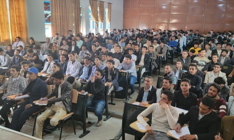 الخميس18/12/2025باشراف مباشر من معالي رئيس الجامعة وعميد الكلية , اختتام المحاضرات النظرية لدورات طوفان الاقصى لطلاب كلية الطب بحضور مشرف وكبير من الطلاب والطالبات.