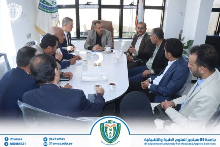 معالي رئيس الجامعة يترأس اجتماعًا لقيادات الدراسات العليا بالجامعة