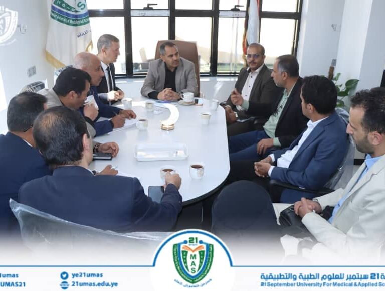 معالي رئيس الجامعة يترأس اجتماعًا لقيادات الدراسات العليا بالجامعة