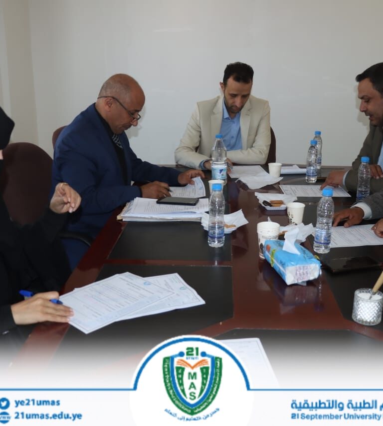 مجلس كلية طب الأسنان يعقد اجتماعه الاعتيادي السابع ١٤٤٧ھ برئاسة القائم بأعمال العميد الدكتور علاء معوضه…
