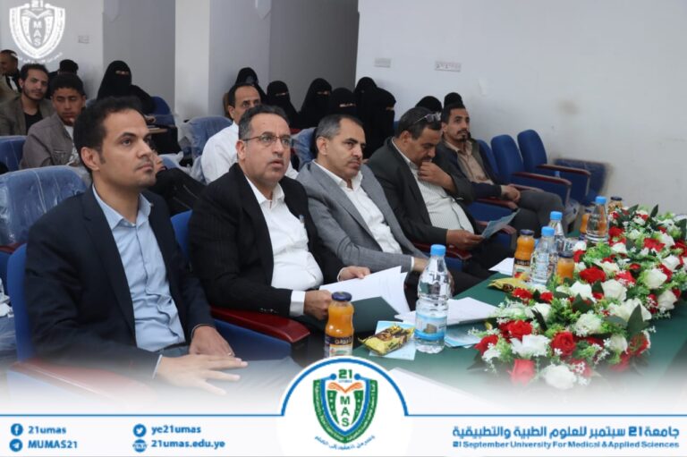معالي رئيس الجامعة يحضر اليوم الثاني من مناقشات مشاريع وأبحاث تخرج الدفعة الأولى لتخصصي تكنولوجيا المعلومات والهندسة الطبية