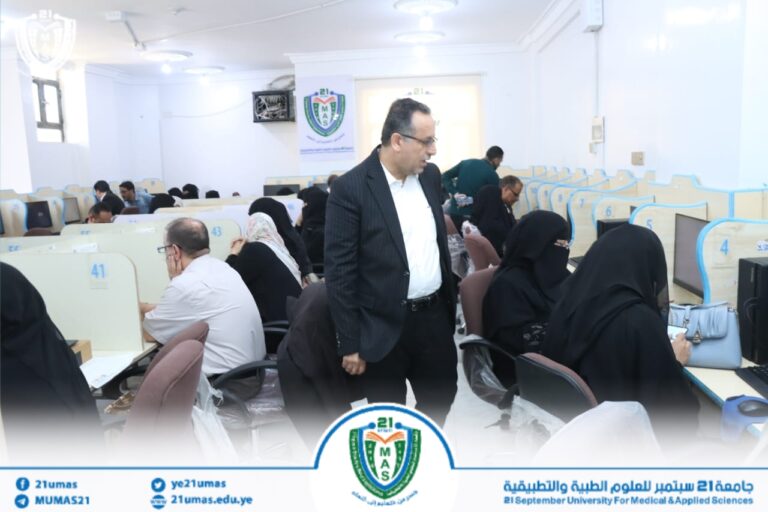 في إطار الزخم الكبير في الدورات والفعاليات الثقافية والعلمية النوعية خلال شهر رمضان المبارك بتوجيهات ومتابعة معالي رئيس الجامعة الأستاذ الدكتور مجاهد علي معصار ، تواصل دورة الحسابات البحثية (الهوية الرقمية) بحضور نواب رئيس الجامعة للشؤون الأكاديمية والطلاب والدراسات العليا والبحث العلمي الأستاذ الدكتور مطيع ابو عربج والأستاذ الدكتور جميل مجلي والأستاذ الدكتور سليم الرياشي..