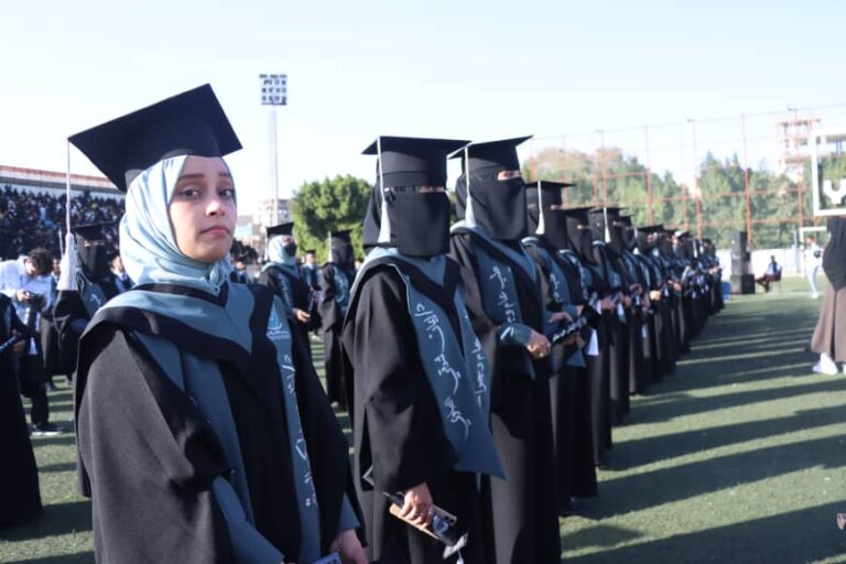 شاهد حفل تخرج الدفعة الثالثة كلية الطب جامعة 21 سبتمبر للعلوم الطبية والتطبيقية