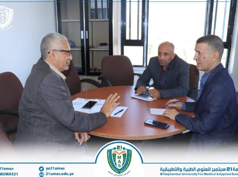 جانب من اجتماع ضم نائب رئيس الجامعة للدراسات العليا والبحث العلمي الأستاذ الدكتور سليم الرياشي ومساعد رئيس الجامعة لشؤون الجودة والإعتماد الأكاديمي الأستاذ عبد القاهر العسلي ومساعد نائب رئيس الجامعة للدراسات العليا والبحث العلمي الأستاذ الدكتور محمد الدروبي, لمناقشة الاستمرار في تحديث وتطوير الموقع الرسمي للجامعة وعلى وجه الخصوص صفحة الدراسات العليا والبحث العلمي….