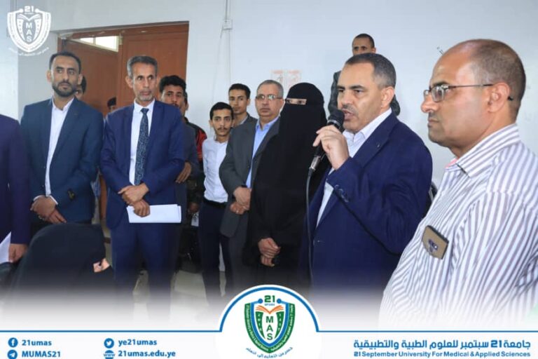 معالي رئيس الجامعة يطّلع على سير الاختبار التجريبي للمتقدمين للكليات الطبية والتطبيقية