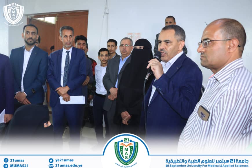 معالي رئيس الجامعة يطّلع على سير الاختبار التجريبي للمتقدمين للكليات الطبية والتطبيقية