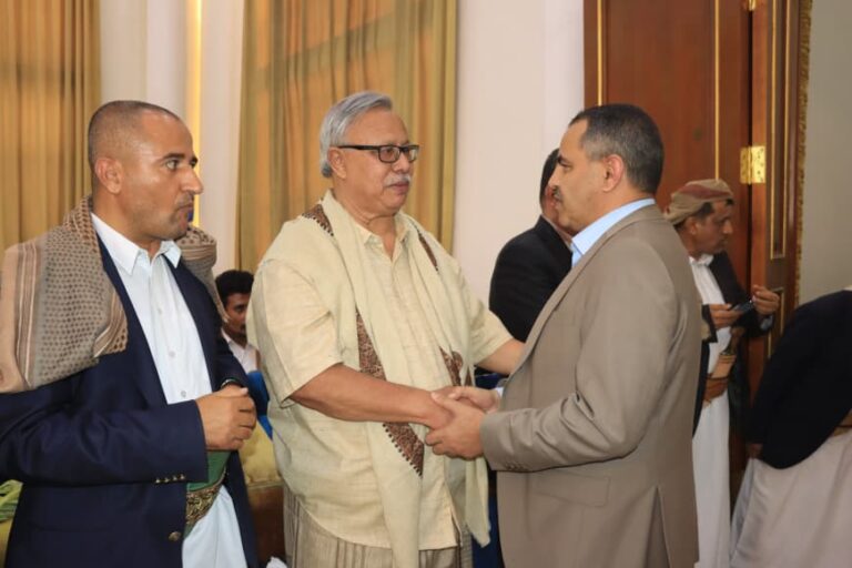 رئيس جامعة 21 سبتمبر يقدم واجب العزاء للبروفيسور عبدالعزيز بن حبتور في وفاة الأستاذ ناصر حبتور