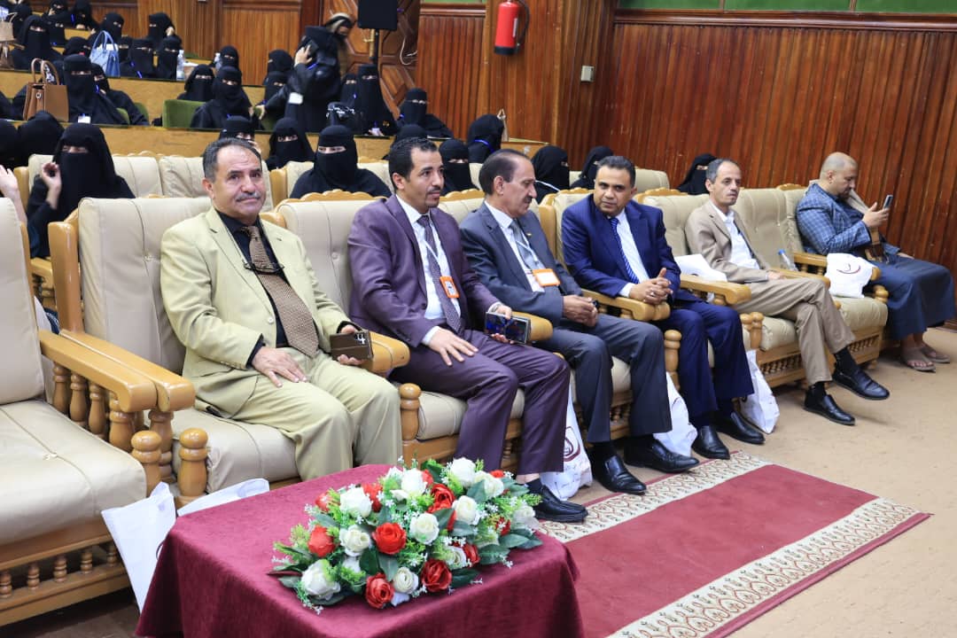 عميد كلية العلوم الطبية بجامعة 21 سبتمبر ونائبه يشاركان في المؤتمر العلمي الأول للقبالة