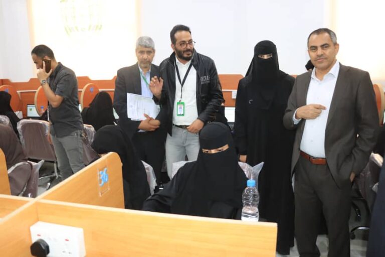 إقامة اختبارات المفاضلة للطلاب المتقدمين بكلية الطب (النظام الموازي) بجامعة 21 سبتمبر