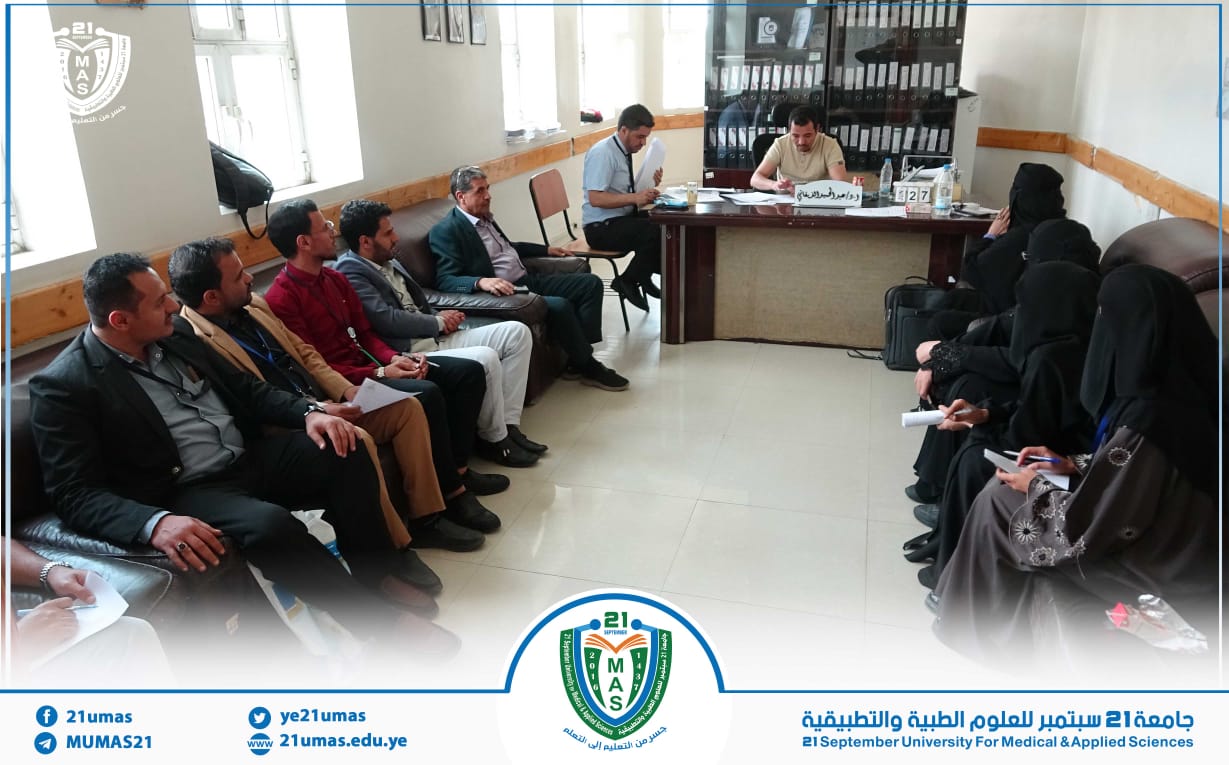 نائب عميد كلية العلوم الطبية يناقش الاستعدادات للعام الجامعي الجديد