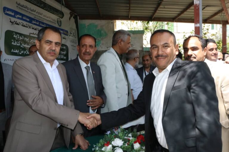 معالي رئيس الجامعة يتبادل التهاني بعيد الأضحى مع منتسبي الجامعة ويشيد بالانضباط الوظيفي الكامل منذ اليوم الأول للدوام الرسمي