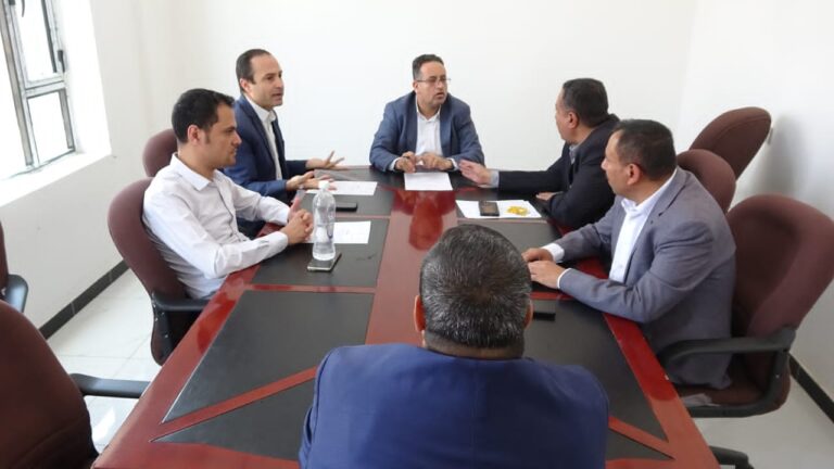 اجتماع برئاسة نائب رئيس الجامعة للشئون الأكاديمية الأستاذ الدكتور مطيع أبو عريج و بحضور نائب رئيس الجامعة لشئون الطلاب الأستاذ الدكتور جميل مجلي يناقش مع عدد من عمداء الكليات  التجهيزات والاستعدادات للعام الجامعي ١٤٤٨ھ…