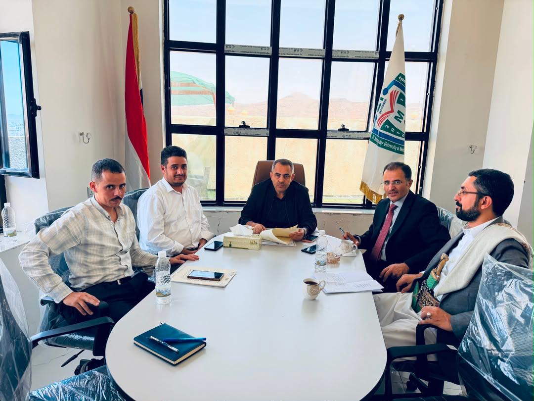 معالي رئيس الجامعة يبحث أوجه التعاون مع مركز تقنية المعلومات بوزارة التربية والتعليم والبحث العلمي