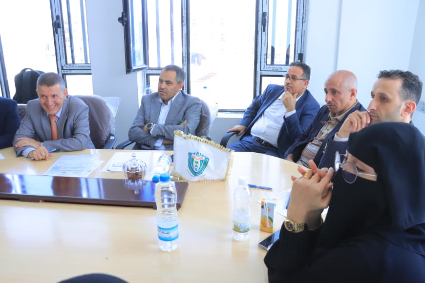 معالي رئيس الجامعة  يترأس لجنة مقابلة المتقدمين لبرنامج ماجستير طب وجراحة الفم والأسنان