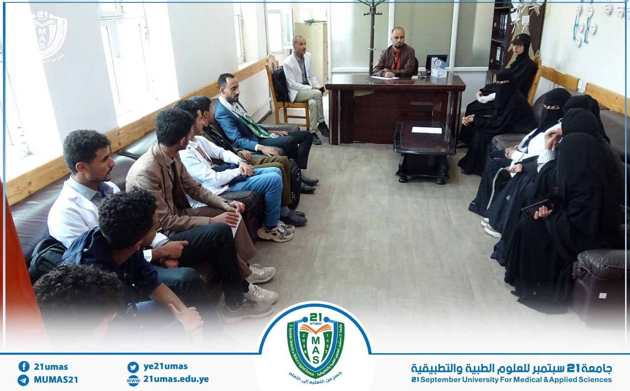أمين كلية الإدارة الطبية يلتقي مندوبي الدفع لمتابعة الاستعدادات للاحتفال بالمولد النبوي الشريف.